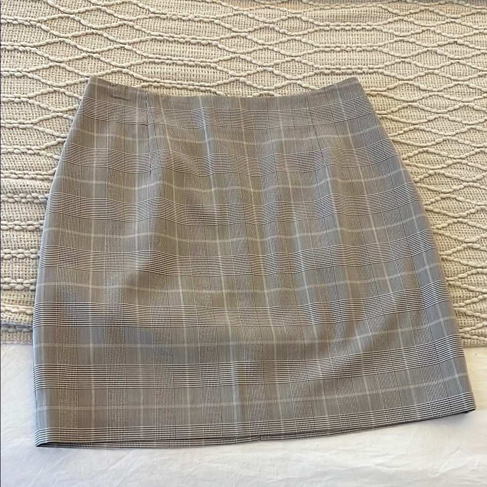Elegant Gray Plaid Women's Skirt